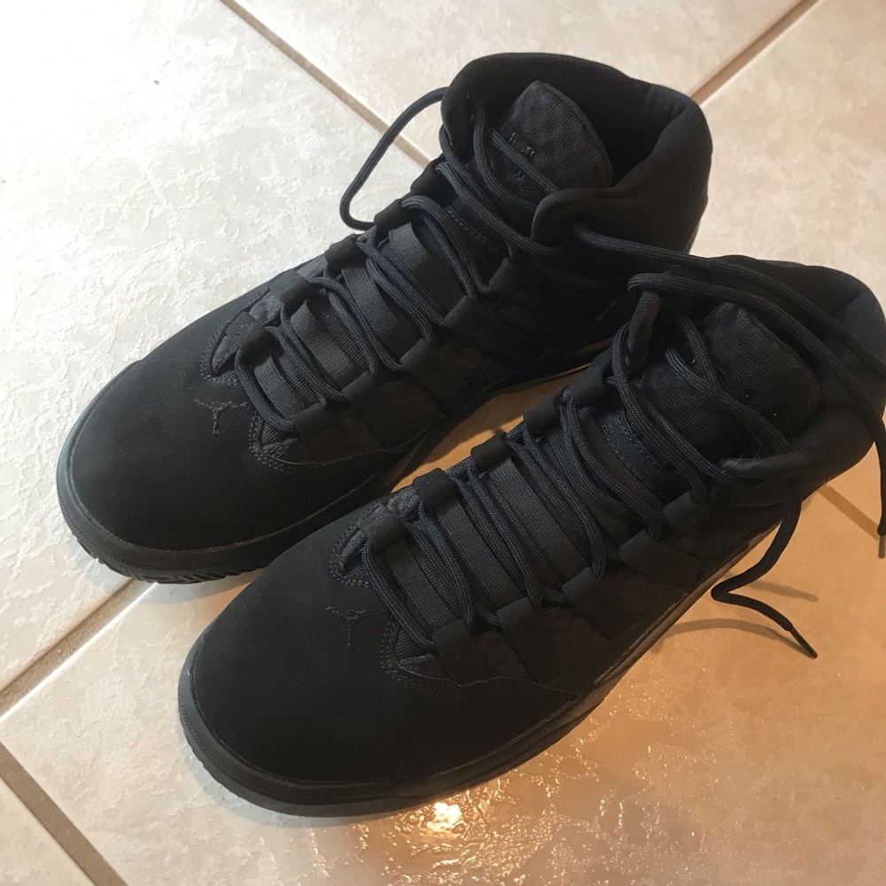 Air Jordan max aura black men’s size 9